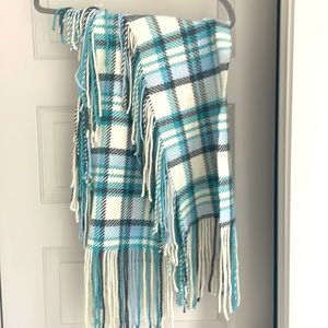 Very warm, blue white and gray scarf long